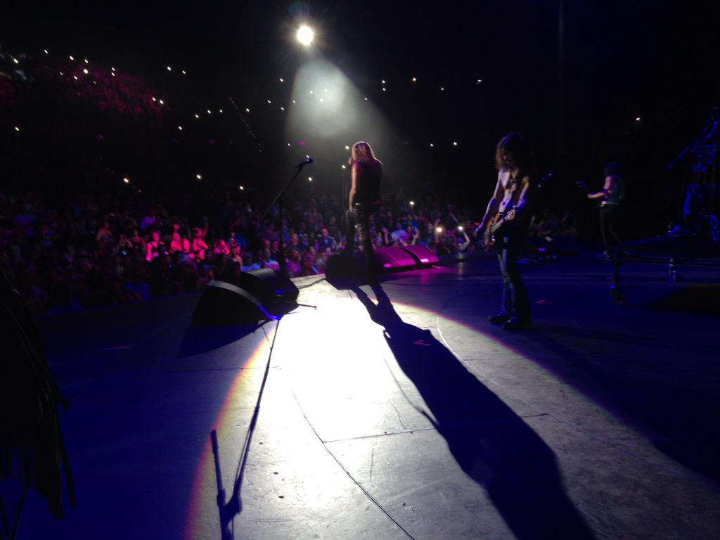 RobMeives's tweet image. Hey @sebastianbach , I thought you might dig this picture from #cathouselive ..... Great set too !