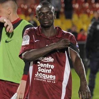 EspoirsduFoot's tweet photo. Sadio Mané (1992), en National il y a 3 ans, piste numéro 1 pour Manchester United aujourd'hui. 
#NeRienLacher. http://t.co/KBwsCmQVvB
