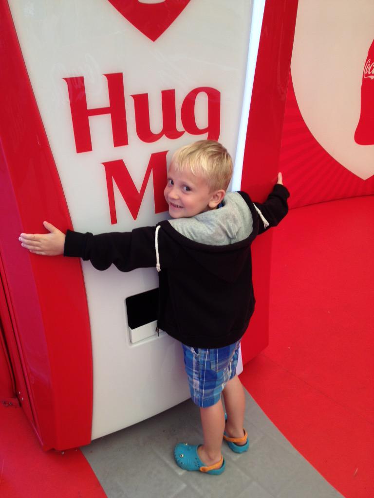 KeithBell12's tweet photo. Thank You Coca-Cola, 7 hugs from us lot! #ThanksForTheRefreshments #Butlins2015 #summerofhugs http://t.co/eANo7P0zNC