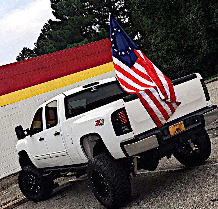 _LiftedTrucks_'s tweet photo. #Chevy http://t.co/YnUqXdxIPD
