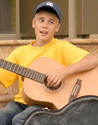 Jb Before Fame On Twitter Justin Bieber Busking At A Young Age 5 Http T Co Owyoif3j1a