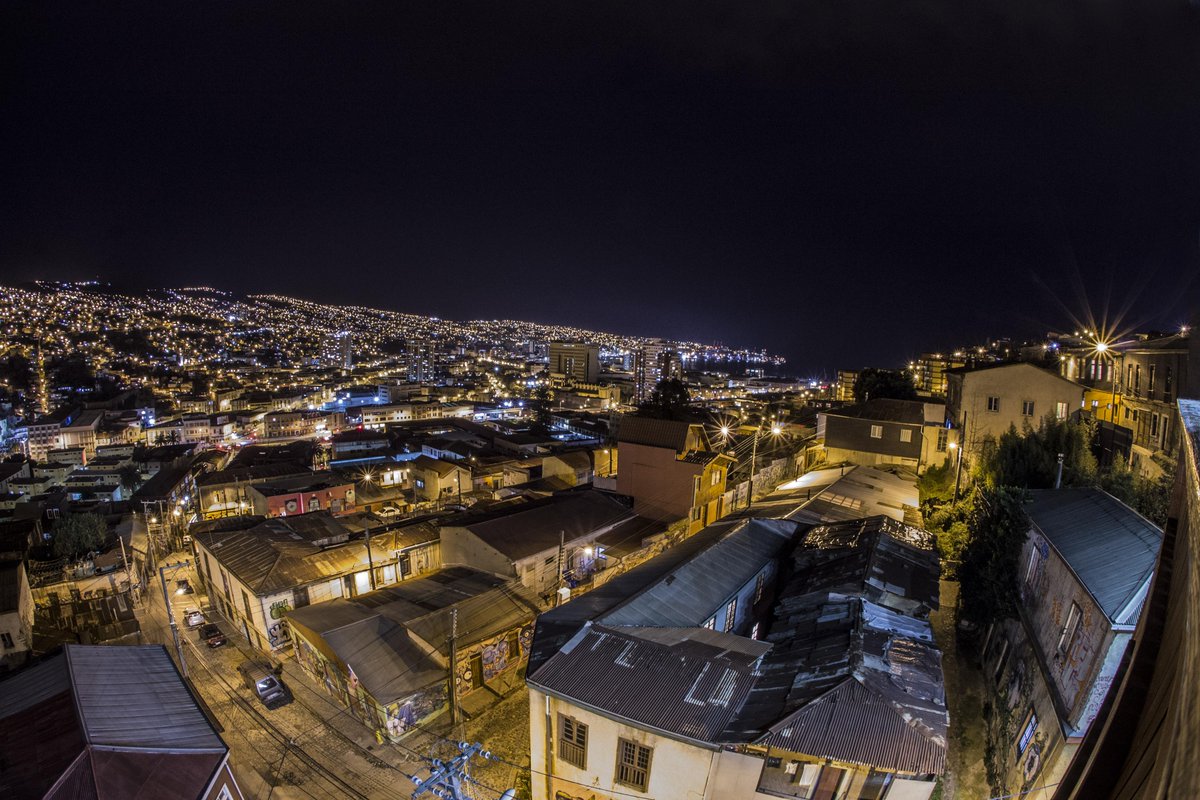 Sele_Arancibia's tweet photo. Feliz dia de la Foto! #DíadelafotoTVN
Valparaíso Cerro Polanco http://t.co/Ye3D9fXOXz