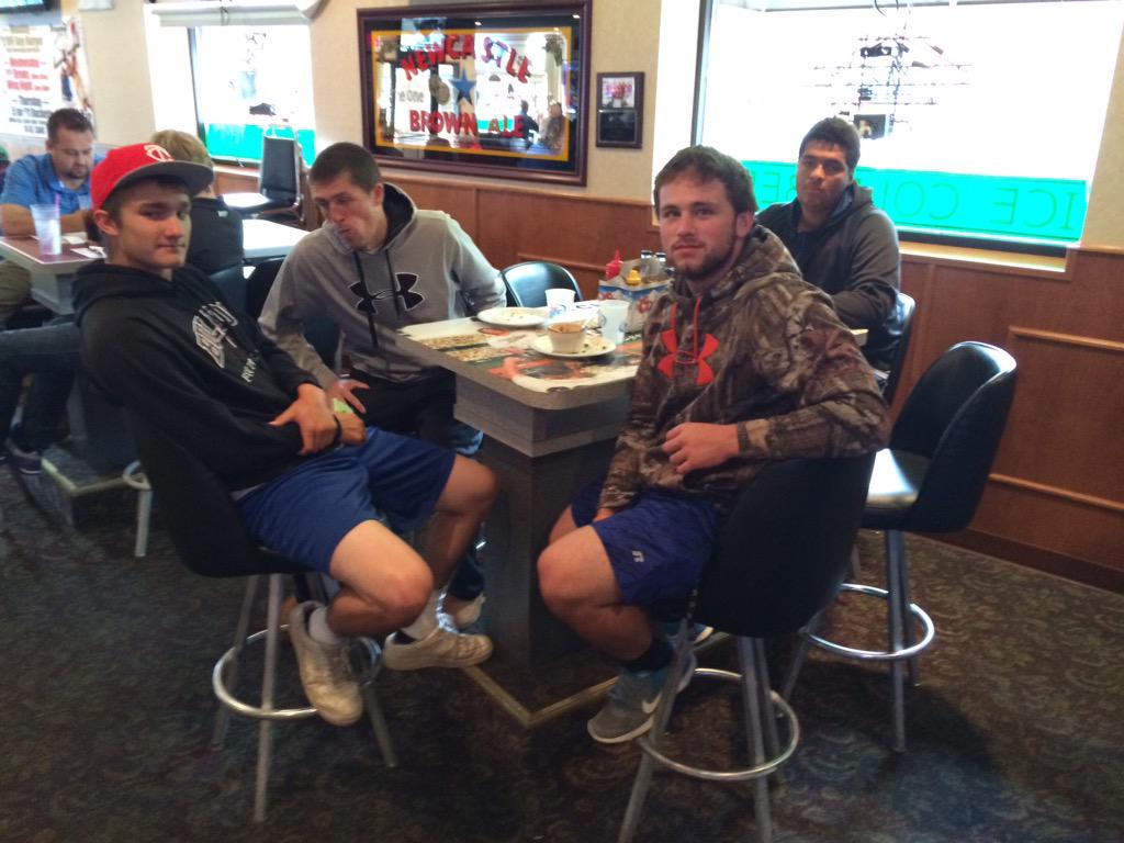 DakSt8Football's tweet photo. Awesome meal for @DSUFootball at the downtown @StadiumMadison today!! http://t.co/AlTaRvfOFp