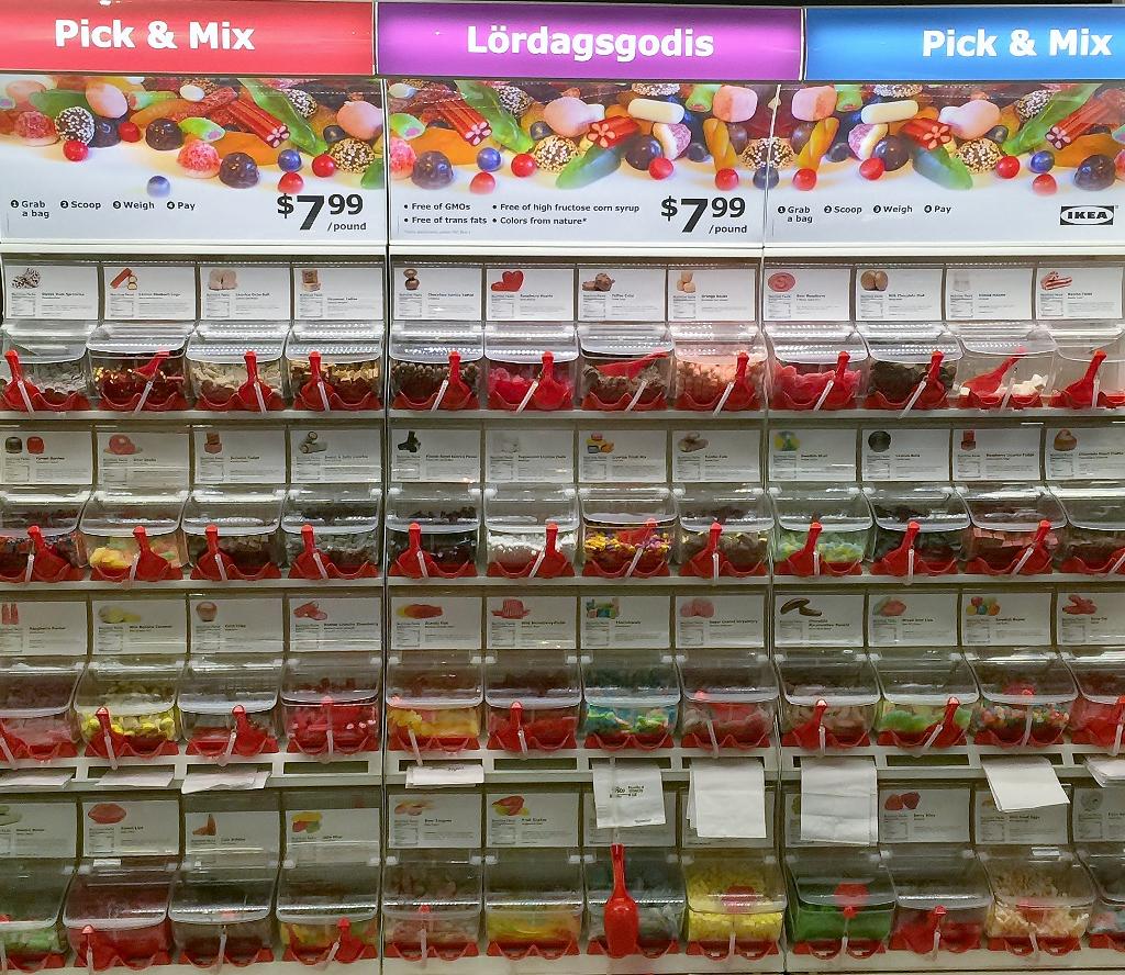 skepsis blæk strubehoved Candy Atlas on Twitter: "Scoop Mix Weigh Pay Enjoy! #IKEA now sells Swedish  pick &amp; mix #candy. Smaskigt! http://t.co/zARz5pULA6" / Twitter