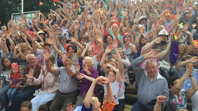 OmroepGLD's tweet photo. Een nieuw record! Nog nooit was er zoveel publiek bij Zomer in Gelderland  http://t.co/FdsiJ7s9dy http://t.co/2s2ACnRAZ1