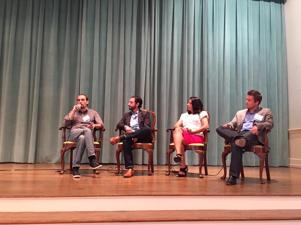 LopezNegrete's tweet photo. Don't do a #digital #campaign.
Create a campaign that works in the digital age. - @elpatiodigital #AAFHou http://t.co/4zPjIzudGZ