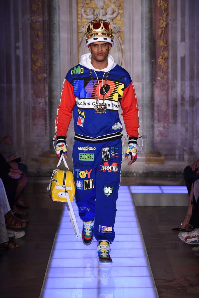 Marathonchamp's tweet photo. Looking for fashion inspiration this summer?
Check out my new look!!
#MaybeNeedHelp lol http://t.co/wyseo4L0Oz
