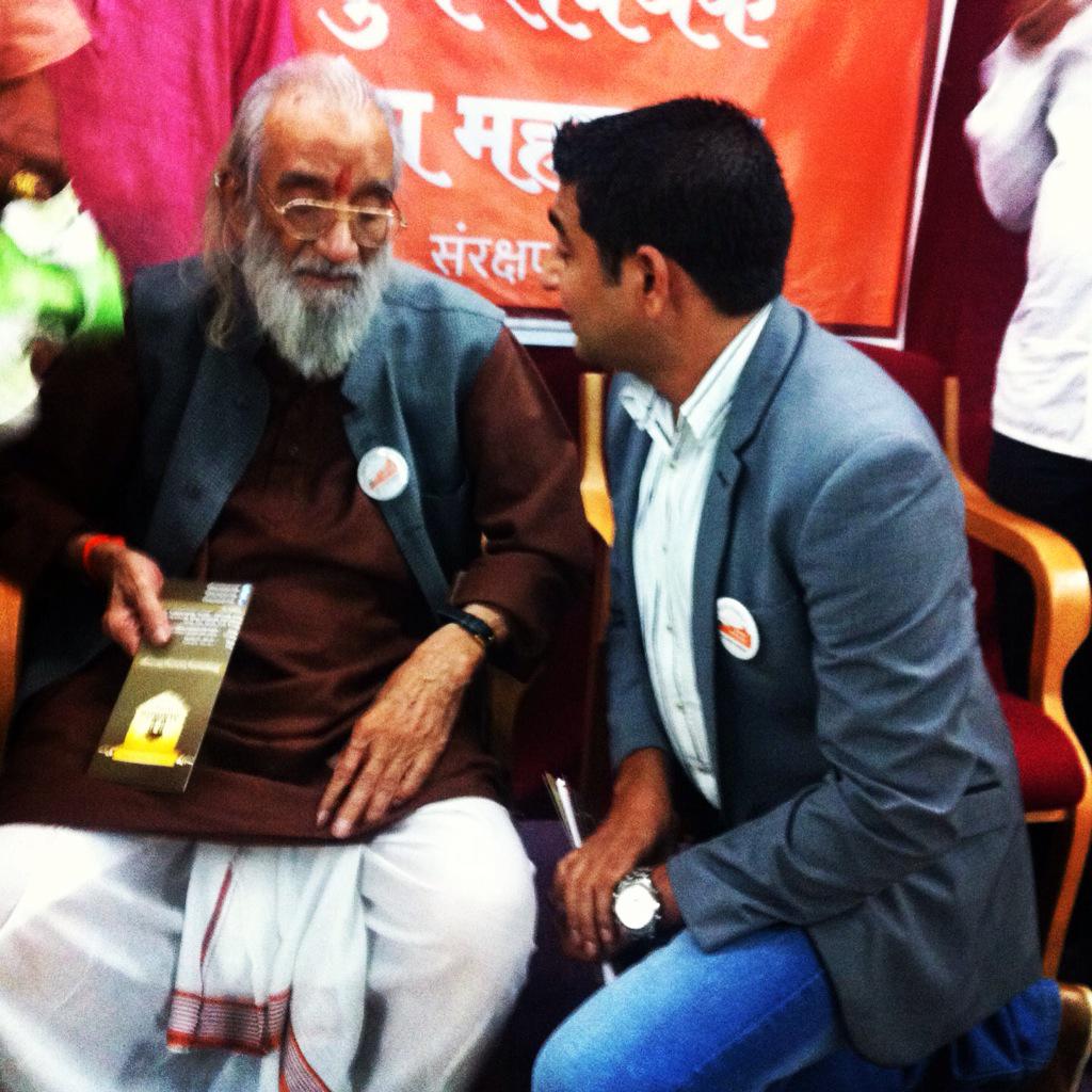 Heartiest Congratulations to the legend:Shiv shahir Shree @BabasahebPurandare - #MaharashtraBhushan #MarathiHeritage