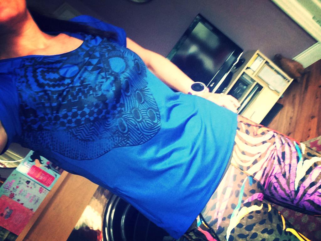 rhobrady's tweet photo. Off 2 S&C then a tempo run after, love my wee tee & short combo...@LornahSportsUK #feelAfricanRunning http://t.co/ZAdyxSmXBK