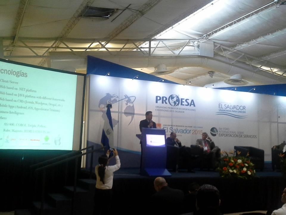 mendoza1075's tweet photo. CEO de @CreativaConsSA empresa exportadora salvadoreña participa en panel sobre Offshoring en USA Foro @Proesa_sv http://t.co/ujIRKKAVn1