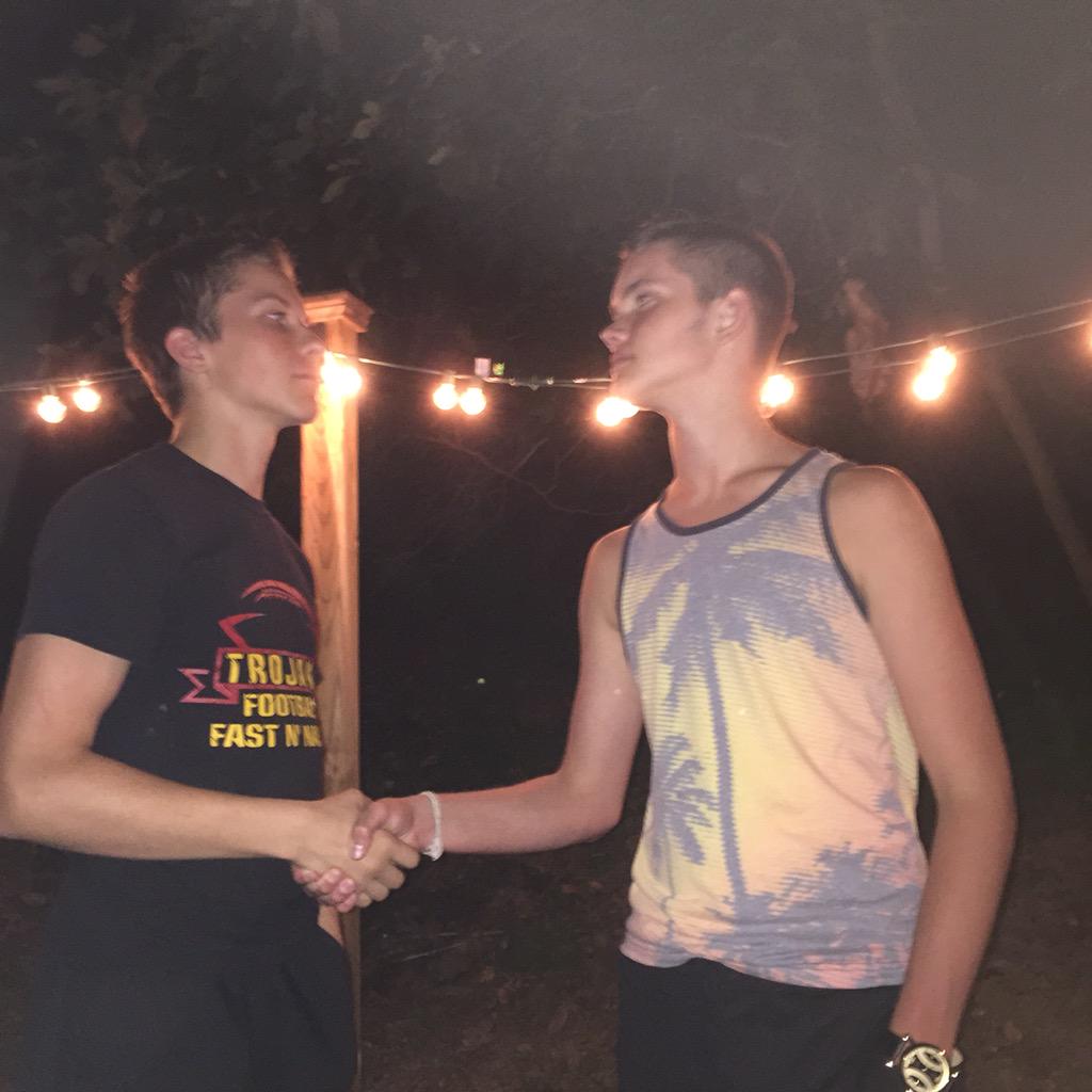 nathan_saa13's tweet image. Happy birthday Mike Breen @michael_breen3 #handshakevibes