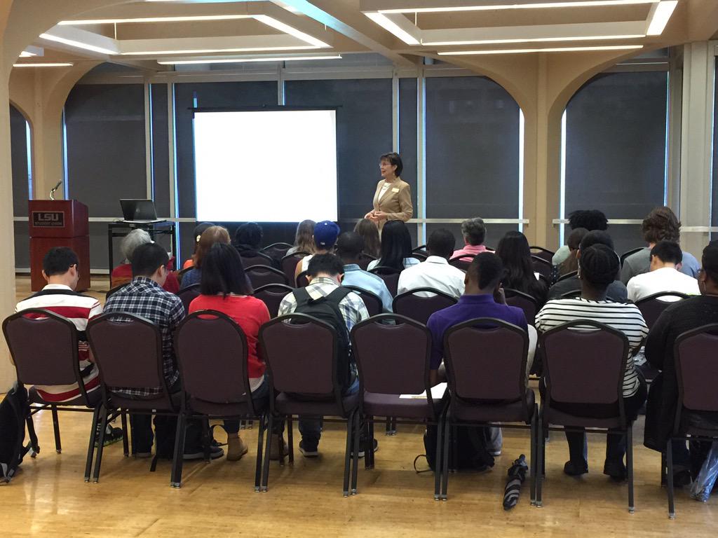 GradLSU's tweet photo. "Begin with the end in mind" @LSUCareerCenter workshop at Graduate School Orientation #geauxgrad http://t.co/Cd6OimwlMf