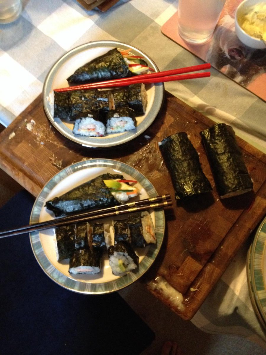 Helen_E_Percy's tweet photo. Home made sushi that we learnt to make at @Recipease in time to watch @BritishBakeOff.. #GBBO #sushiheaven http://t.co/OnT3oGwft5
