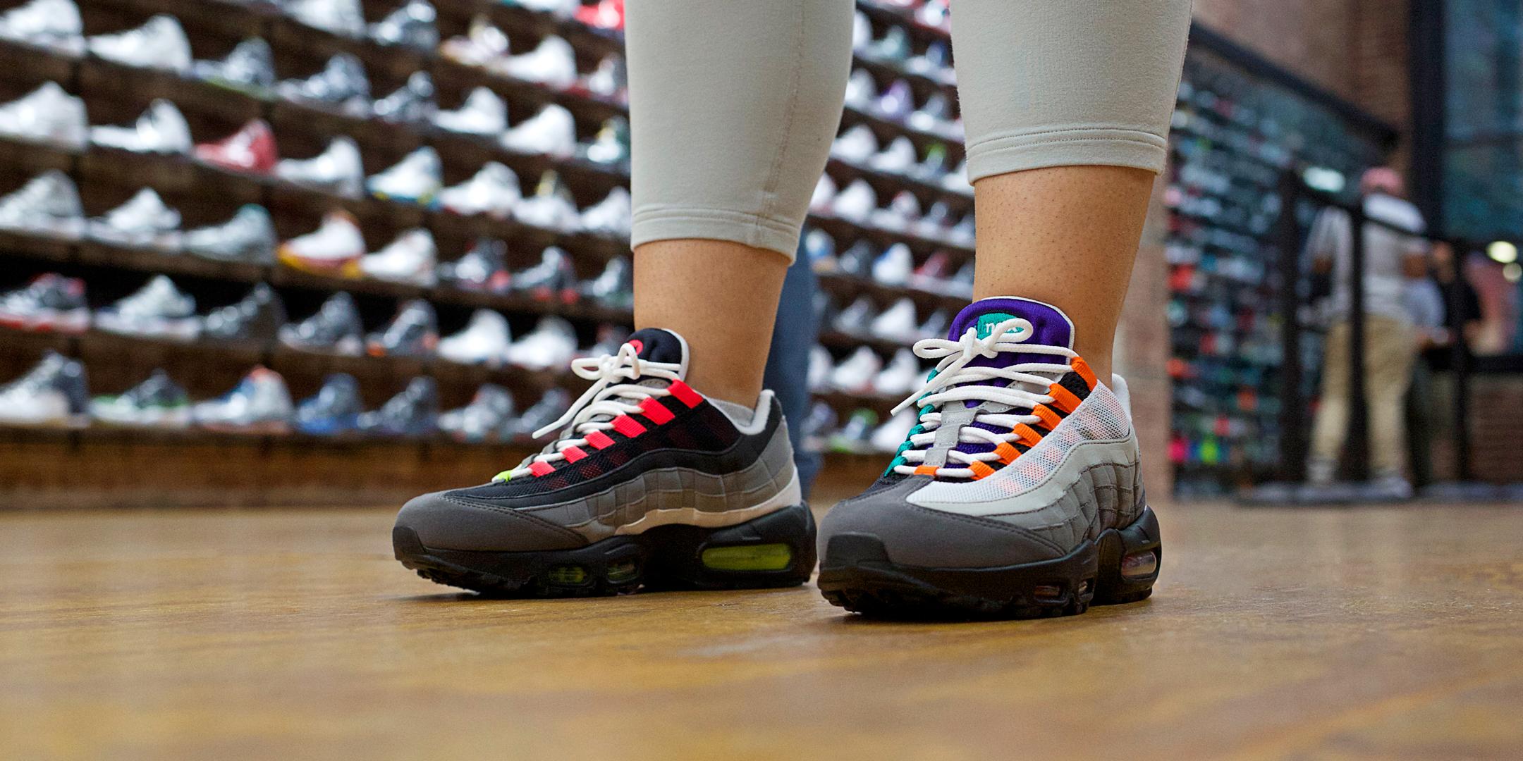 Mostrarte Clásico foro Flight Club on Twitter: "Nike Air Max 95 “Greedy.” SHOP:  http://t.co/aKbB858YiY http://t.co/atJtNUnMu0" / Twitter