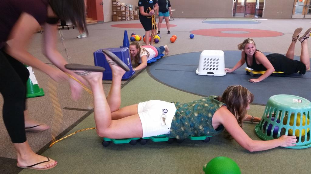 CoachShores's tweet photo. @ReaganRays @steve_principal even teachers need a #brainbreak
#hungryhippo way to go @CoachCarrollsPE http://t.co/fSZpIHvz7w