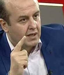 dengeciya1's tweet photo. Erken seçim yaklaştı, sarayın palyaçoları silah kuşandılar! Topunuz 1 Sürmeli etmezsiniz zirtolar... http://t.co/RKibMuqy7w