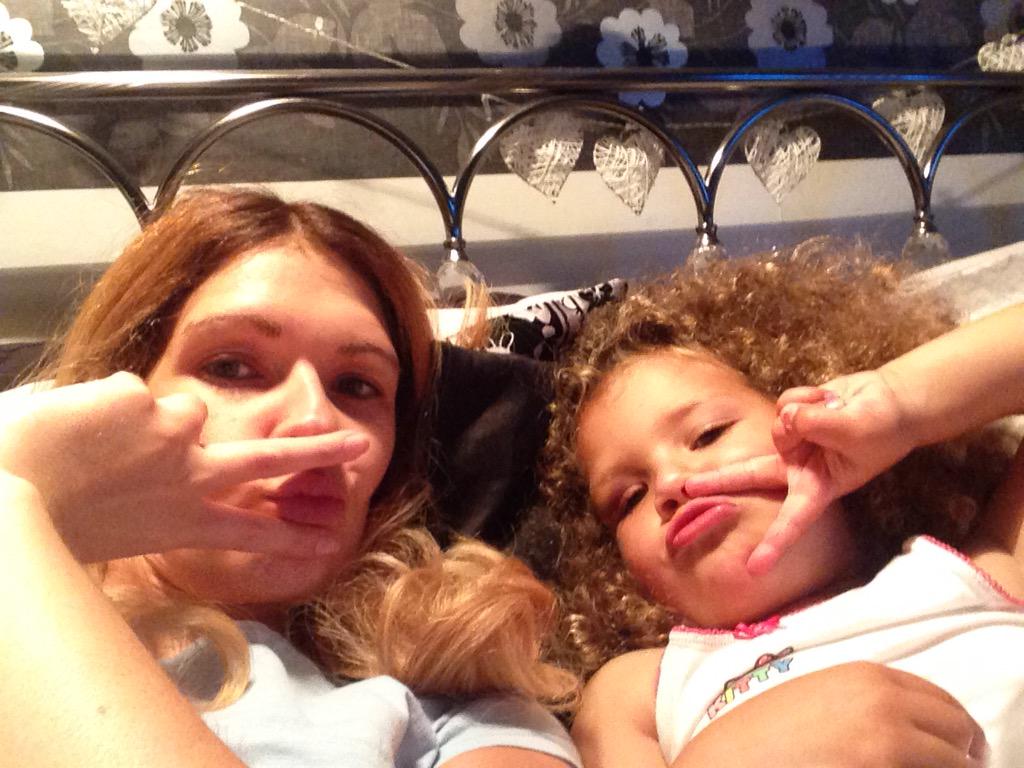 jodiemc84's tweet photo. Night in nannies for us to girls http://t.co/ltwlvUNjeD