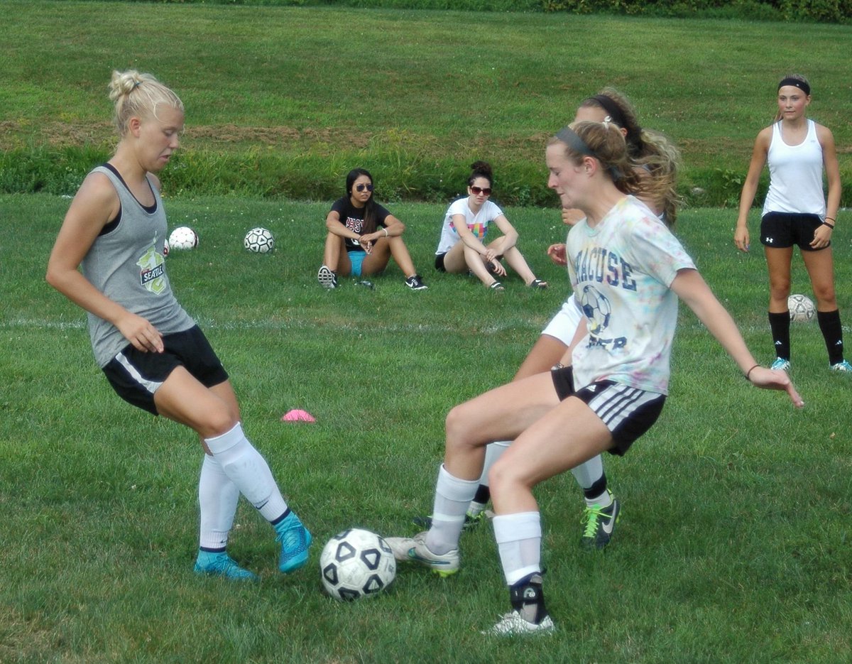 Adrian_Szkolar's tweet photo. Here's my story on @Tusker_Nation, defending state title champs in Class A: http://t.co/OztYUhGwT5 #lohudgirlssoccer http://t.co/EAjHW3DCHv