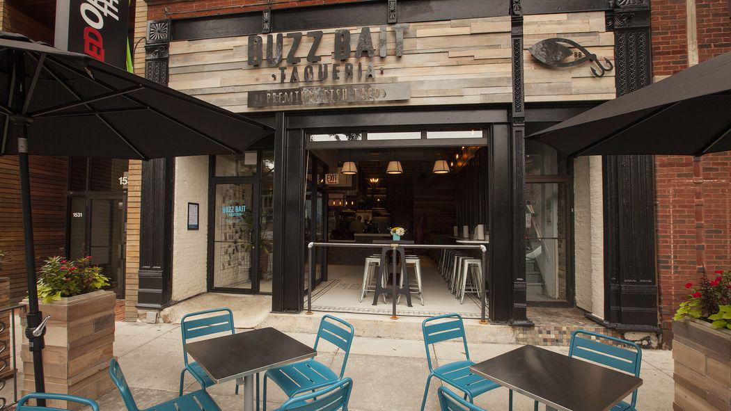 Wonder no more what @buzzbaitchi , a fish taco spot by @LouMalnati's, looks like: chicago.eater.com/2015/8/19/9178…