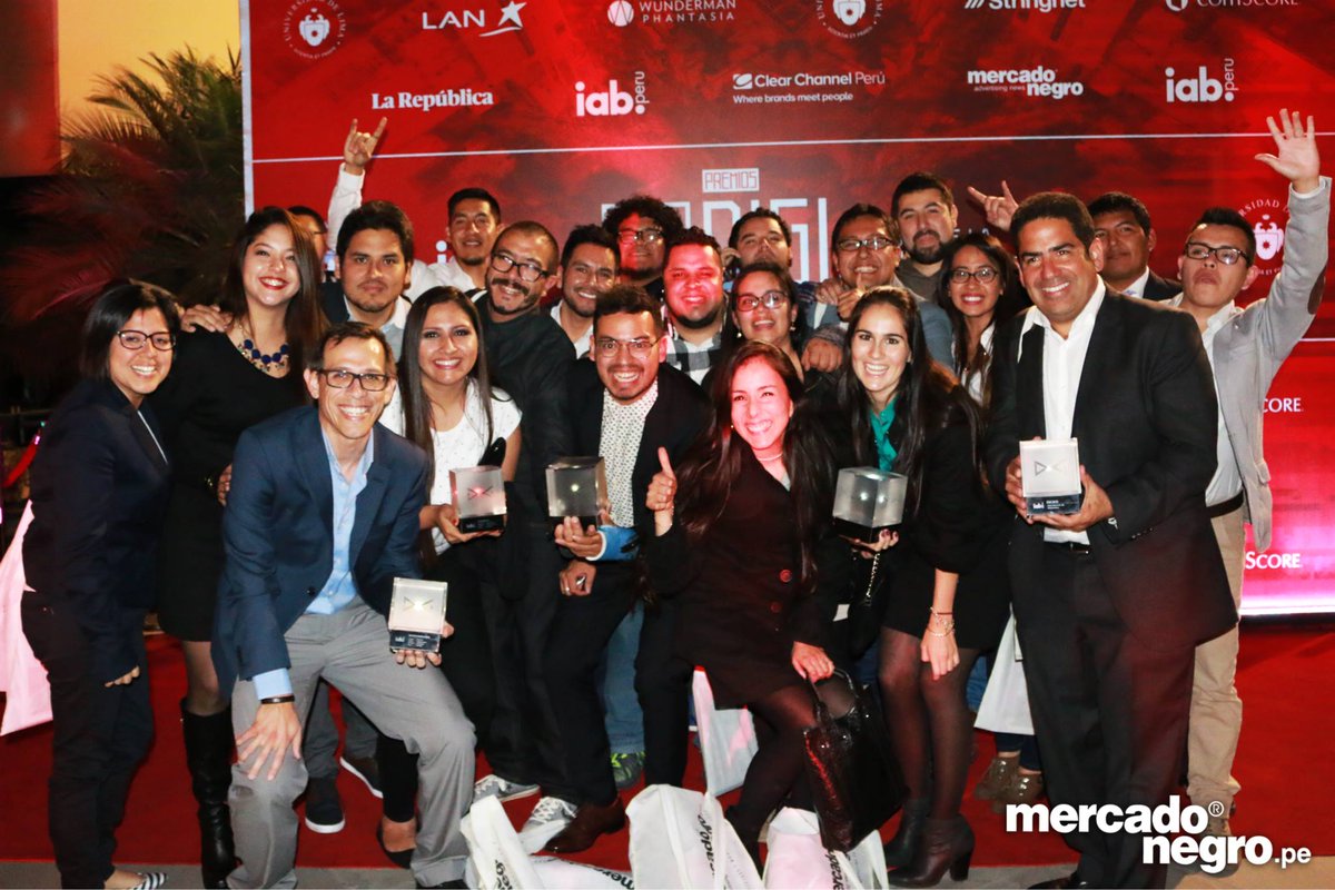 mercado_negro's tweet image. ¡Felicitaciones @CristalPeru y @smartclickla por el Gran DIGI 2015. #PremiosDIGI2015  &amp;gt;bit.ly/1KwdxDI