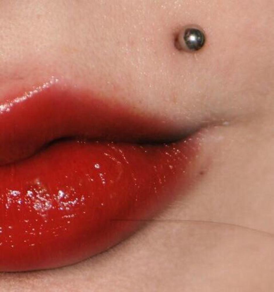 CauseWereGuys's tweet photo. The piercing will take a girl from a 10 to a 5 http://t.co/9A2jJhvjXx