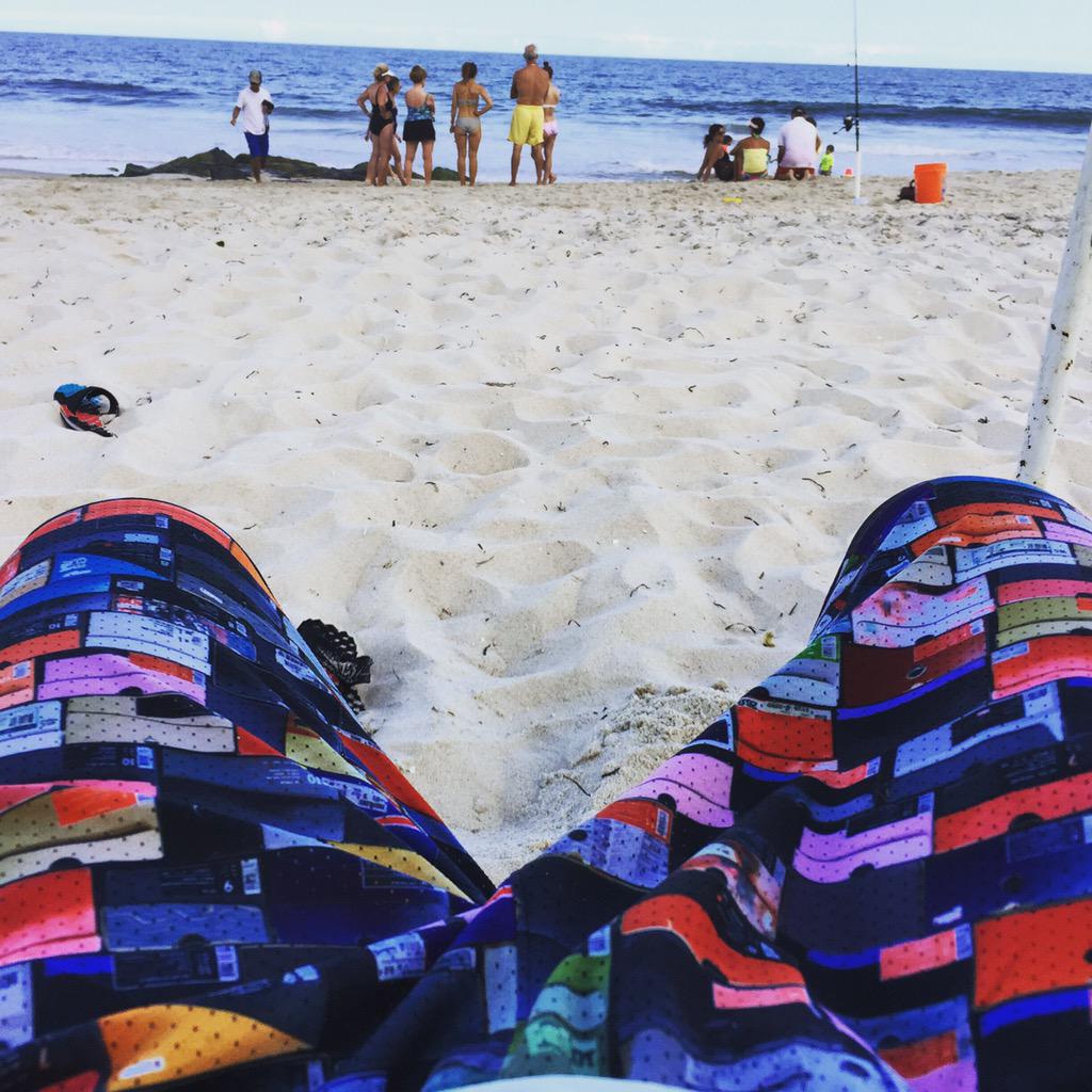 jerrylore's tweet photo. LIFE'S A BEACH @LoveLavallette #jerseyshore #beachbum #lifesabeach #applebum #kbas #kicksbox #sneakerhead #shoebox http://t.co/GviAFuTxAb
