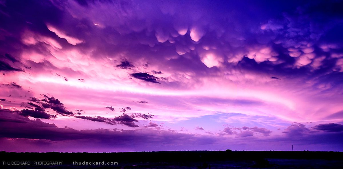 Nice mammatus sunset captured last night in Central OK by <a href="/thudeckard/">Thu Deckard</a> #okwx
