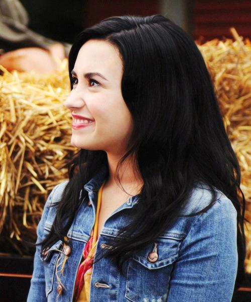 redlipsvat0's tweet photo. Es el cumpleaños de esta bebita 
Lloremos todas juntas 
#HappyBirthdayDemi http://t.co/MMjS3NIenR