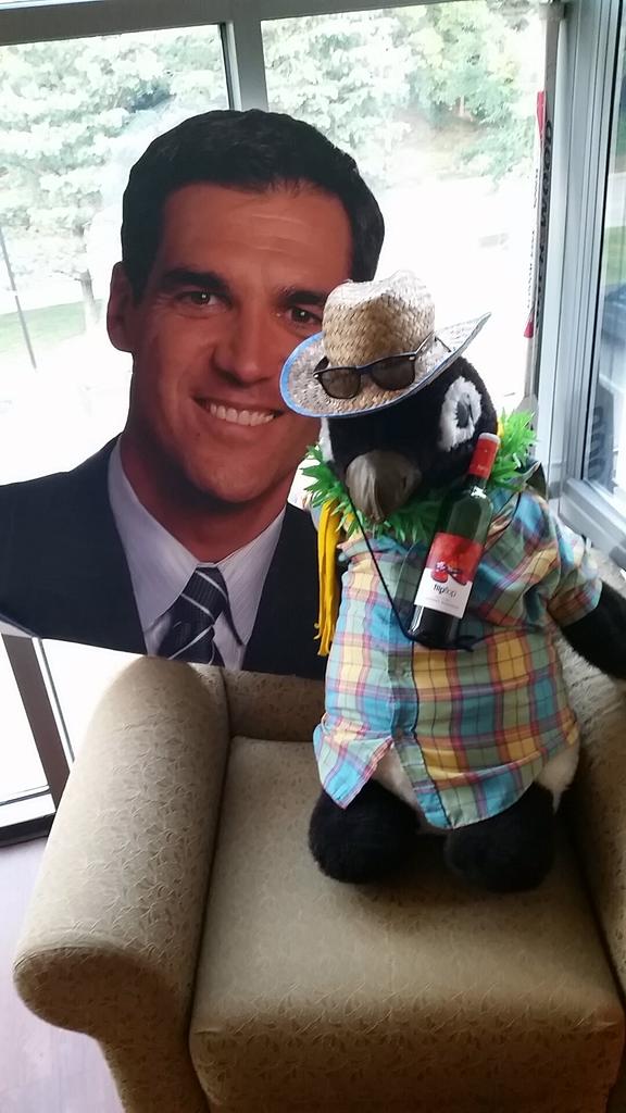 PRobusto27's tweet photo. Luau dates for life #percypics http://t.co/79GDHc8CVJ