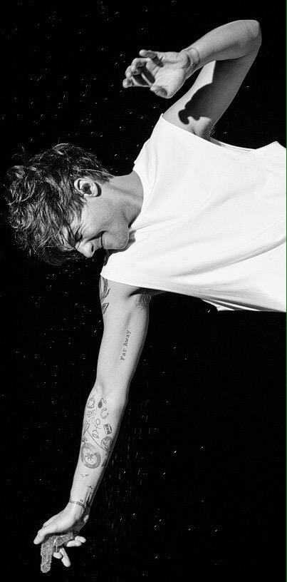 rtyourcrsh's tweet photo. louis tomlinson http://t.co/KuLW73U72J