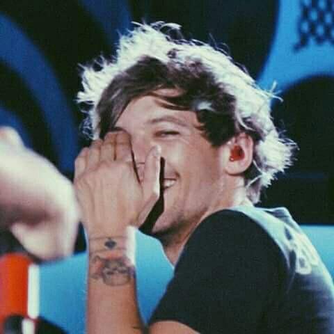 rtyourcrsh's tweet photo. louis tomlinson http://t.co/KuLW73U72J