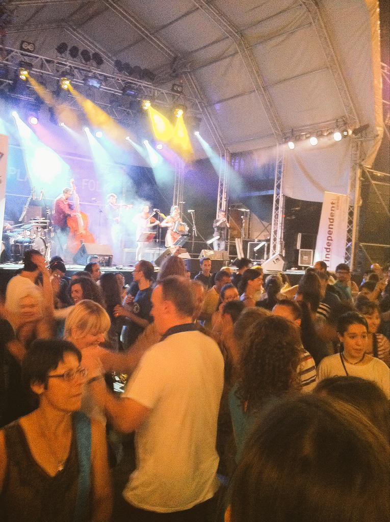 <a href="/orques_trama/">Orquestrina Trama</a> #hopeten a la #plfolk2015 celebrant els #15anys  de <a href="/indepe_gracia/">L'independent de Gràcia</a> a la #FMGracia #tradicionarius