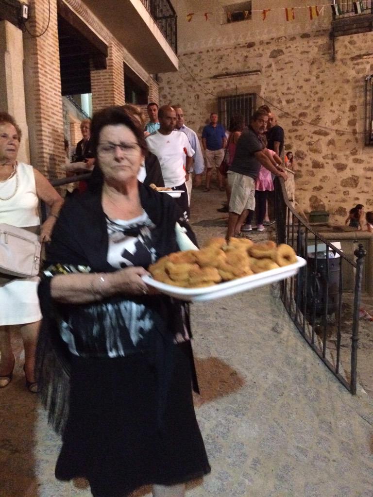 Juanhann64's tweet photo. Magnífica tarde- noche en #Torremenga donde siempre es un placer estar con familiares y amig@s! http://t.co/yIDUIxuKkY