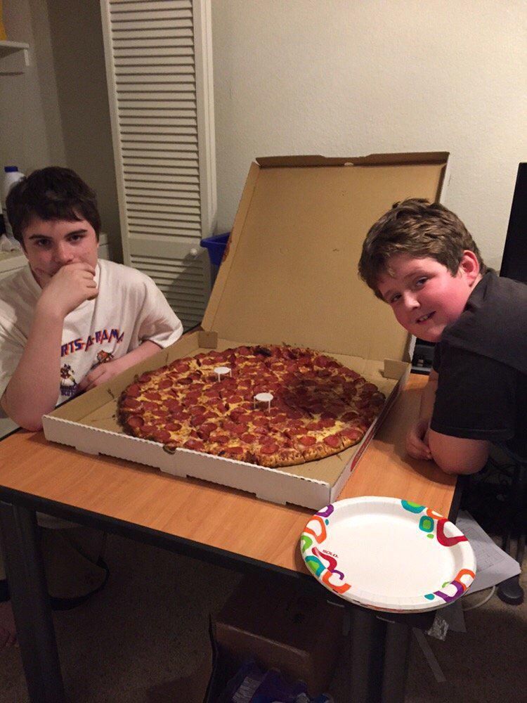 Strobellispizza's tweet photo. #BackToSchool SPECIAL!
16" 2 Topping Pizza, choice of Cheesy Bread OR Bread Twists &amp; 2 liter of Soda $23.00 + tax. http://t.co/6FKsZyDqkN