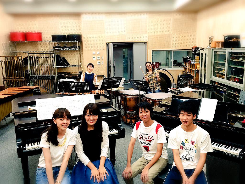 JSolfege's tweet image. 【バルトーク】今日のゲネプロでも素敵な演奏をされたバルトークの練習風景が届きました🎶二台ピアノと打楽器という編成で、今回は1楽章と3楽章（抜粋版）を演奏します（＾ω＾）パフォーマンスも参加しますよ〜！