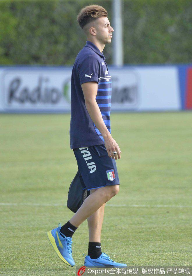 FFproShop's tweet image. Italy football team is preparing THE EURO 2015 QUALIFIER
81url.com/322446