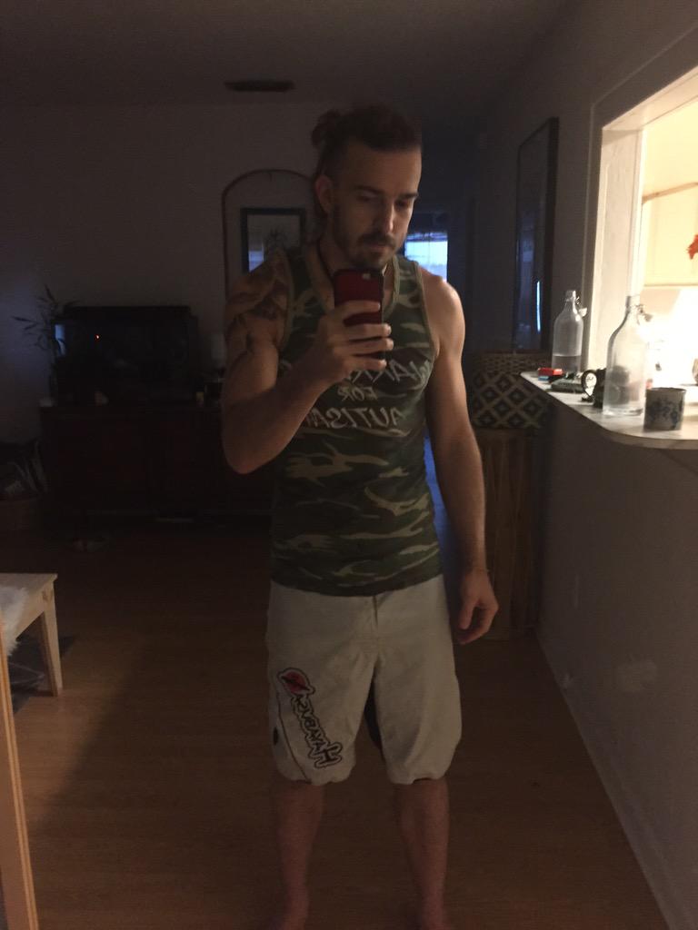 STerlingSiegfri's tweet photo. To the #gym to #bawarrior #kickbox #box #mma #proskills #goodmorning #thursdays #g2ptheband #getripped #tour2015 #g2p http://t.co/tLsMWoVwfh