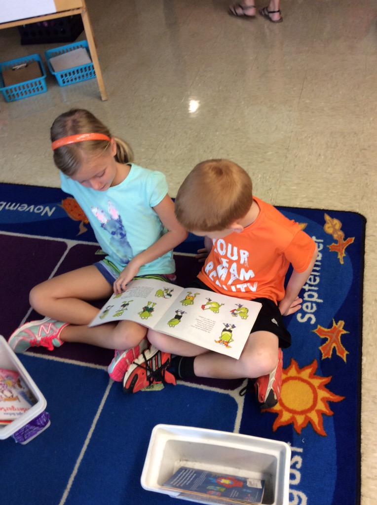 ClawsonClan's tweet photo. Our 1st grade friends learning how to partner read! http://t.co/VtoCWc7Gkn