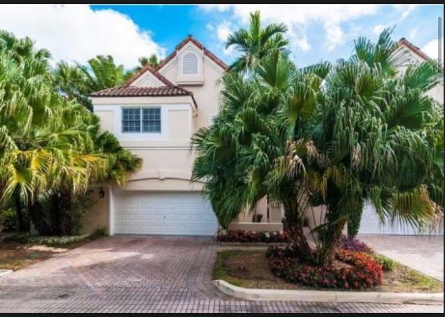 For sale!! 4/4 Aventura pool home!! Gated. 2 car garage. Best location. Open layout. Great for entertaining 1.7m