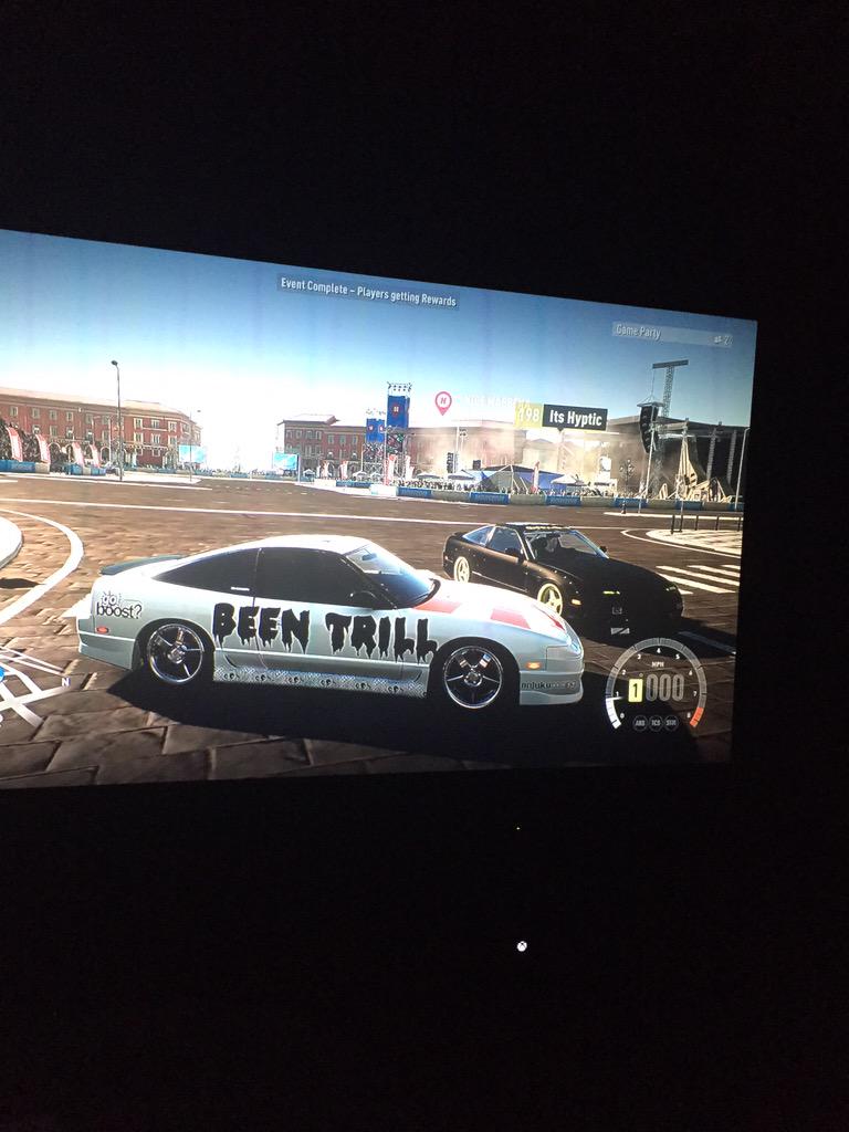 WindowShotss's tweet image. Thanks to @For_Fox_Ache for tha sick vinyl