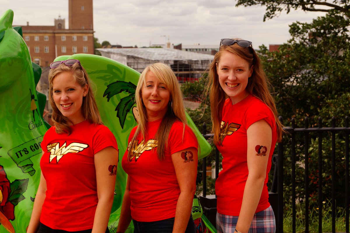 Hilsanderson's tweet photo. @Dragtabulous @DarrenPublicity @GoGoWonder @esedirect @GoGoDragonWGT @GoGoDragons2015  Girls with a dragon tattoo! http://t.co/SuDxBiR8bn