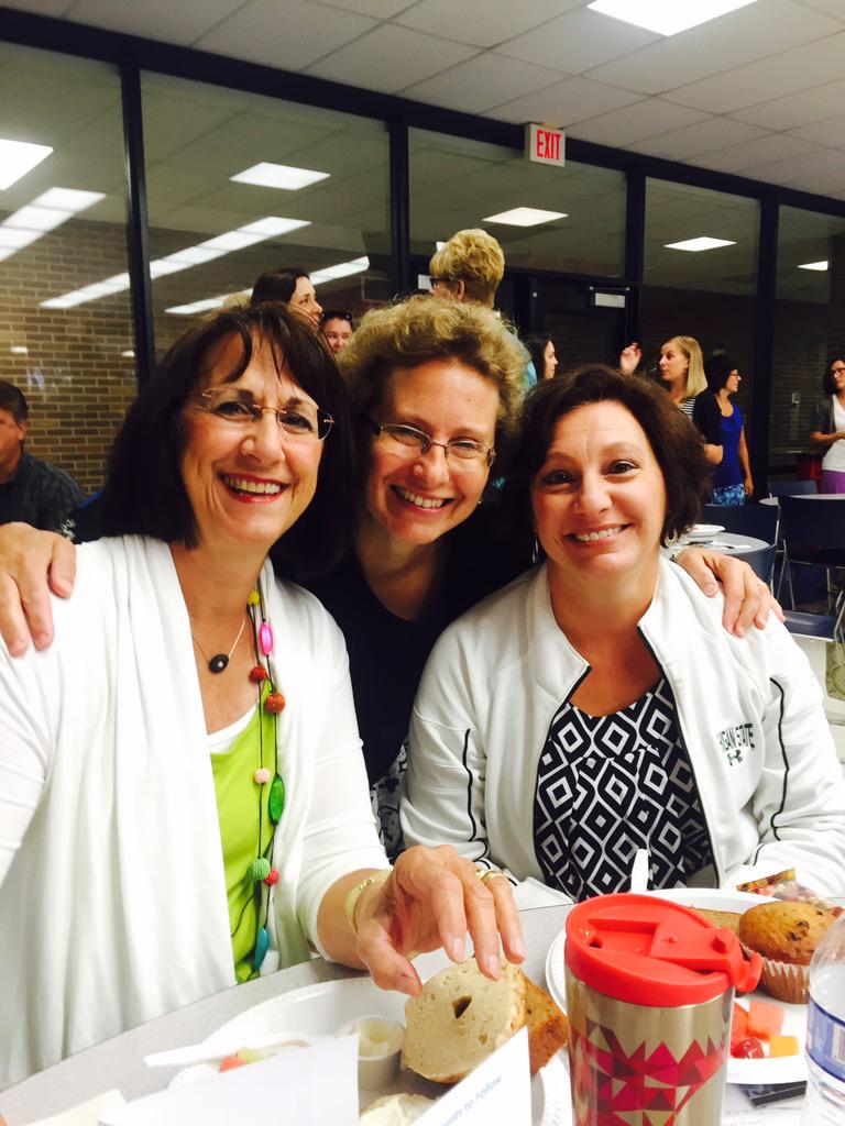 Back in school!! Go Hiller!!#wearelamphere