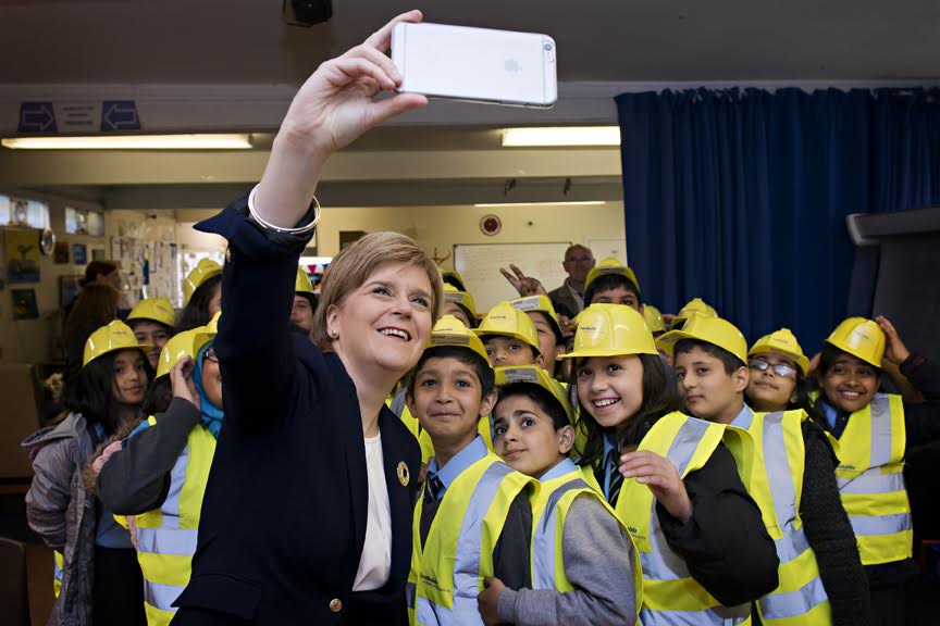 ScotHousingNews's tweet image. First minister @NicolaSturgeon sees Pollokshields regeneration plans progress scottishhousingnews.com/5185/first-min…
