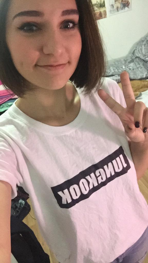 LAVENDERJKS's tweet photo. i wore my jungkook shirt and red sneakers in honor of #Happy정국Day + #ARMYSelcaDay 💞💞💞 http://t.co/SaYJTgtxow