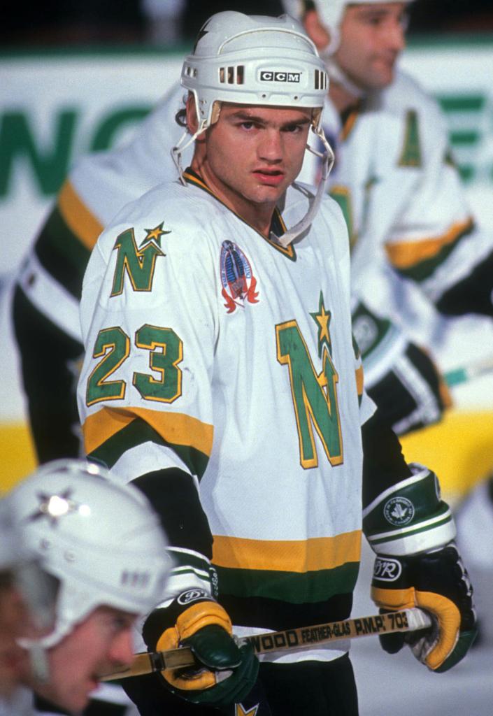 Happy 51st birthday today to former North Stars NHL forward - Brian Bellows born in St. Catharines, Ontario 