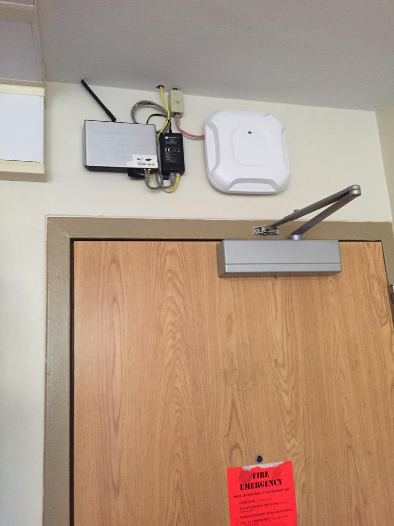 Andrew12George's tweet image. Having the floor Wi-Fi router in your room&amp;gt;&amp;gt;&amp;gt; #perfectinternet