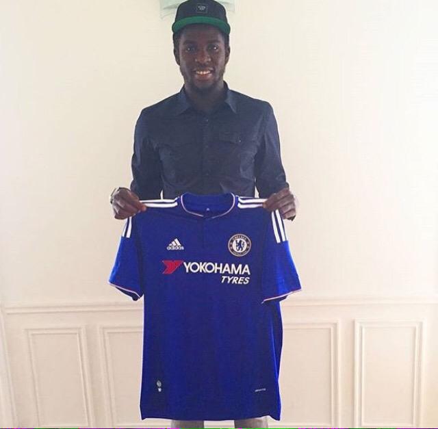 UberChelseaFC_'s tweet photo. First Picture of Papy Djilobodji with the Chelsea shirt...
#WelcomePapy http://t.co/YdXX54ENTg