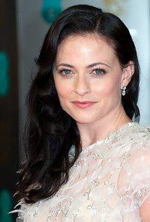 Happy Birthday to Lara Pulver (35) 