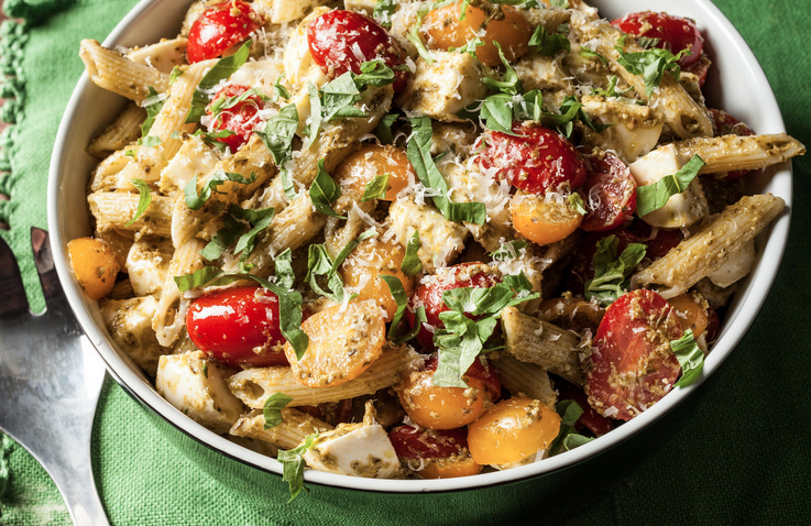 Pesto Pasta Salad from <a href="/CHOW/">Chowhound</a> + '13 Sauv Blanc = perfect for #LaborDay. bit.ly/1LIMWGp