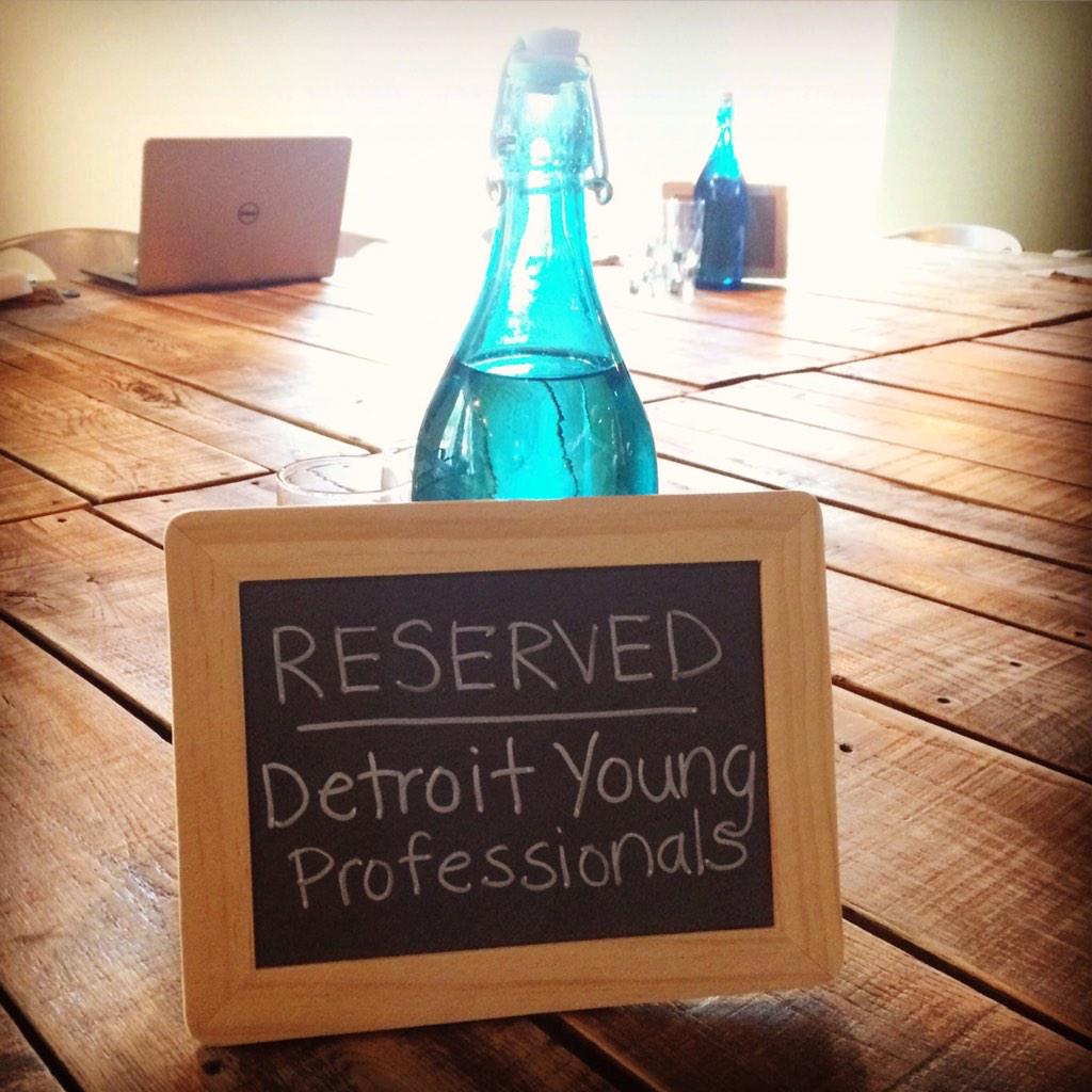 At <a href="/BrewDetroit/">Brew Detroit</a> tonight facilitating <a href="/DetroitYP/">Detroit Young Pros</a> Cover2Cover book club! Let's talk <a href="/sherylsandberg/">Sheryl Sandberg</a>'s "Lean In"!